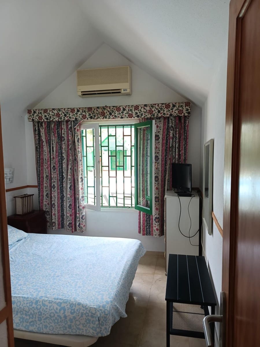 2 bedroom Bungalow for rent in Maspalomas with pool - € 1,500 (Ref: 9791225)