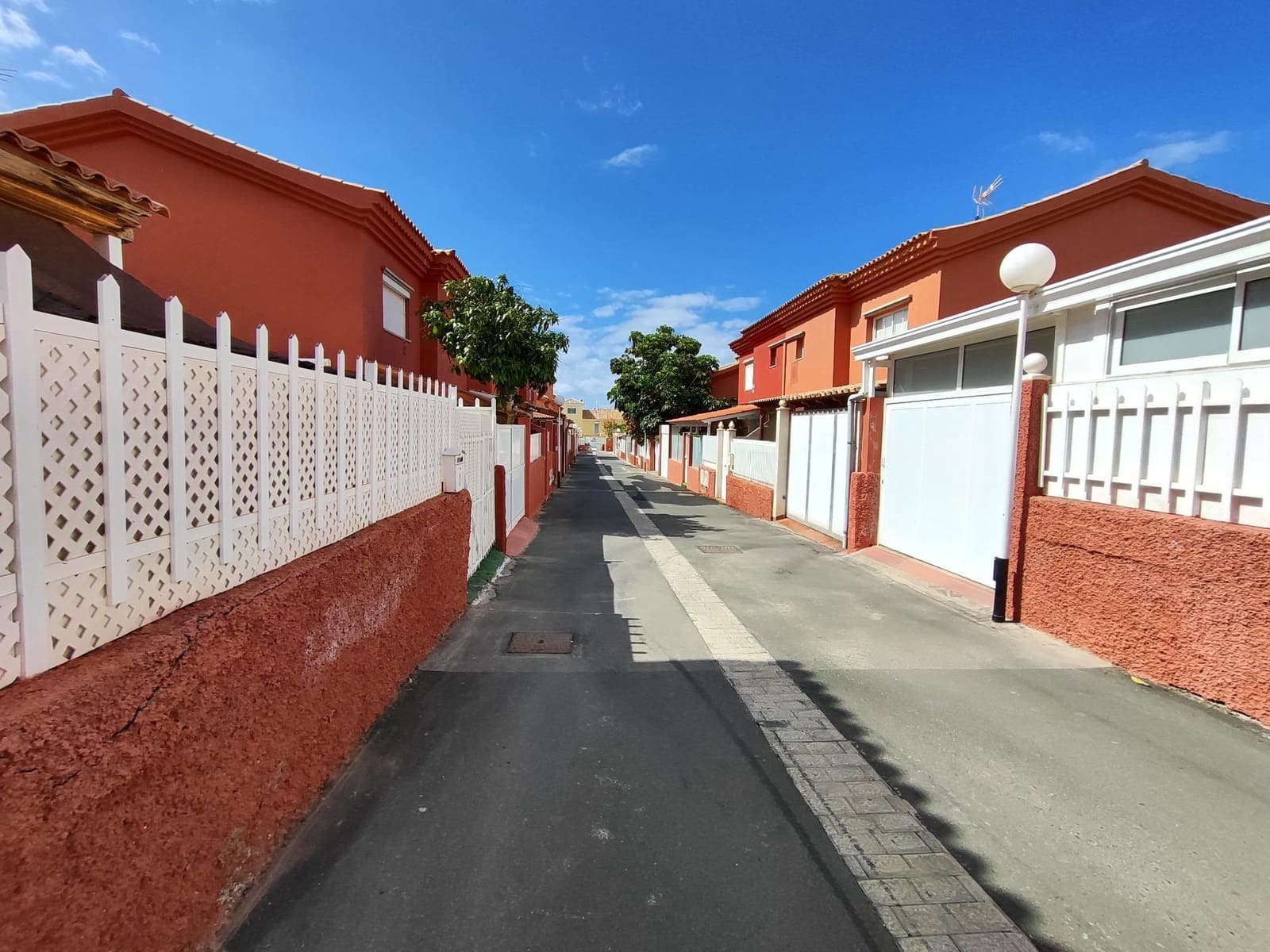 Villa/Maison Mitoyenne de 2 chambres à louer à Sonneland avec piscine - 1 300 € (Ref: 9797258)