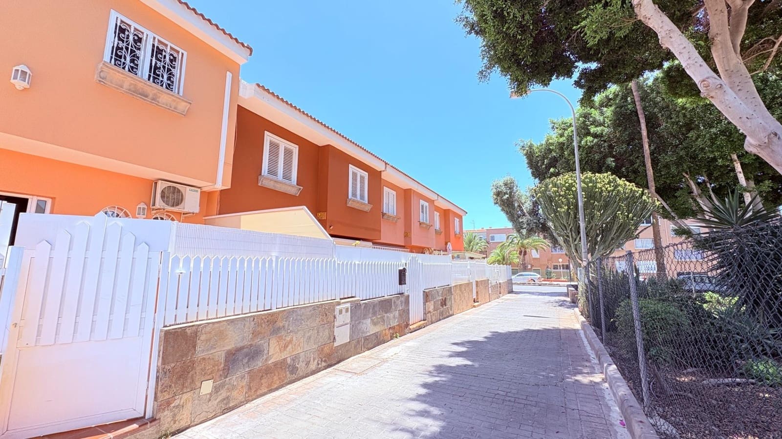 3 bedroom Terraced Villa for sale in San Bartolome de Tirajana - € 399,900 (Ref: 9849570)