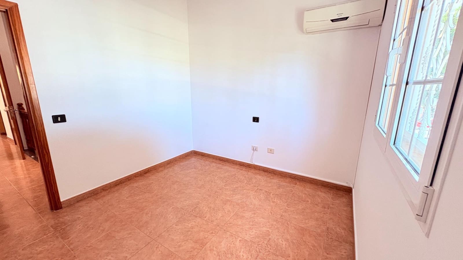 3 bedroom Terraced Villa for sale in San Bartolome de Tirajana - € 399,900 (Ref: 9849570)