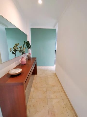 3 soveværelse Lejlighed til leje i Santa Lucía de Tirajana med garage - € 1.100 (Ref: 9876600)