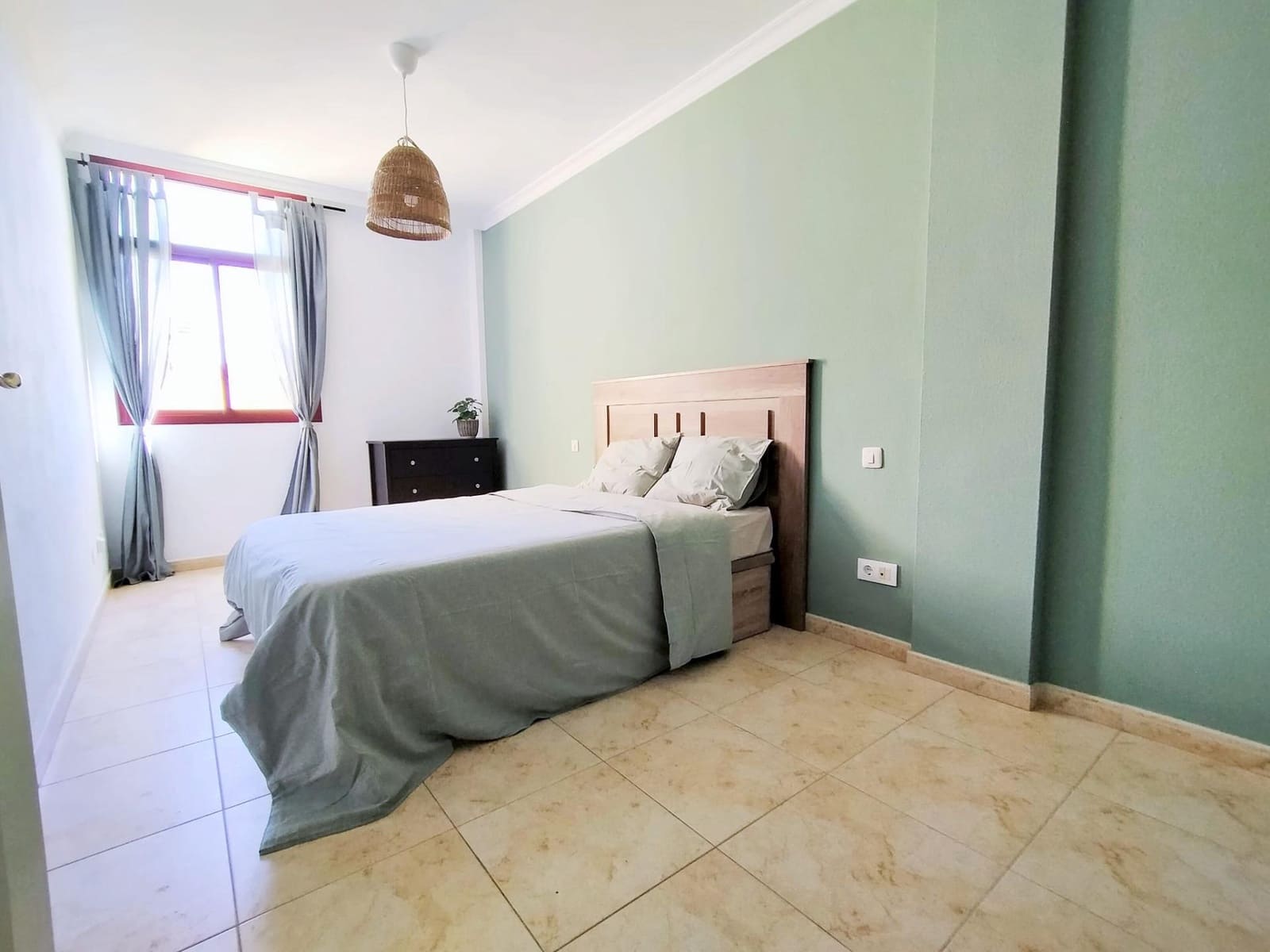 3 soveværelse Lejlighed til leje i Santa Lucia de Tirajana med garage - € 1.100 (Ref: 9876600)