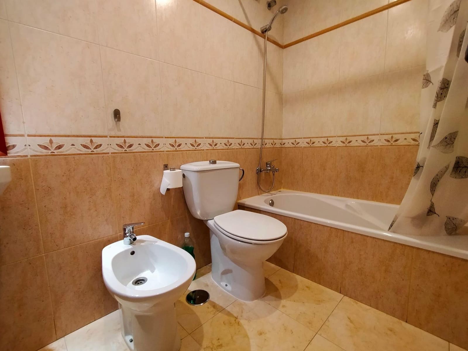 3 soveværelse Lejlighed til leje i Santa Lucia de Tirajana med garage - € 1.100 (Ref: 9876600)