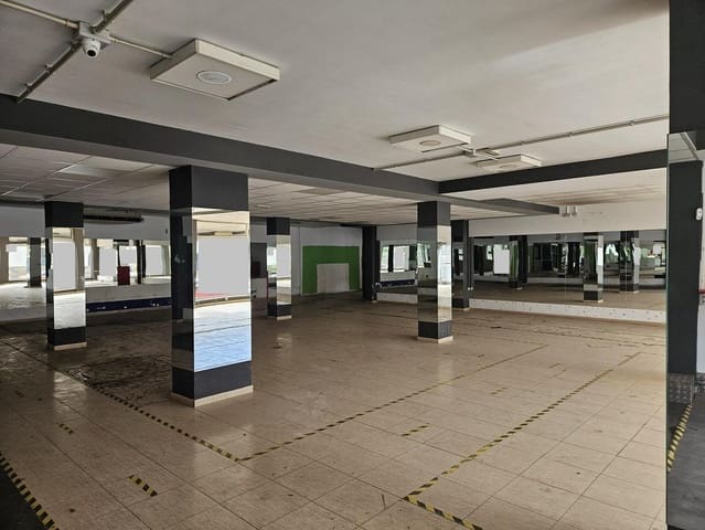 Gewerbe zu verkaufen in Santa Lucía de Tirajana - 449.500 € (Ref: 9913311)