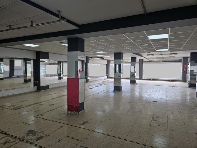 Gewerbe zu verkaufen in Santa Lucía de Tirajana - 449.500 € (Ref: 9913311)