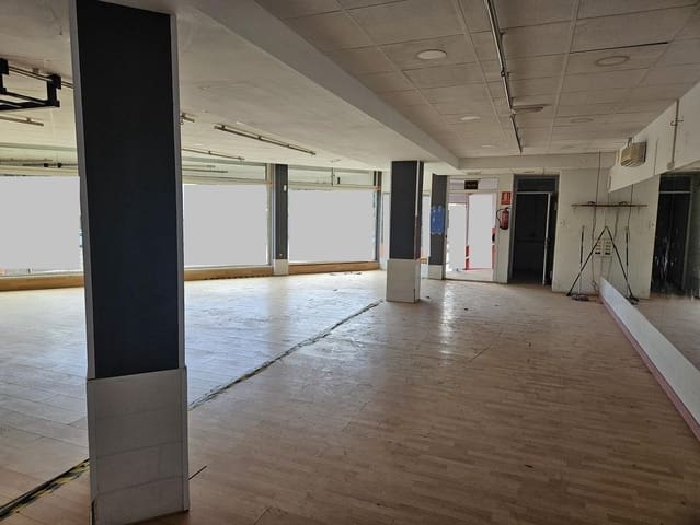Gewerbe zu verkaufen in Santa Lucía de Tirajana - 449.500 € (Ref: 9913311)