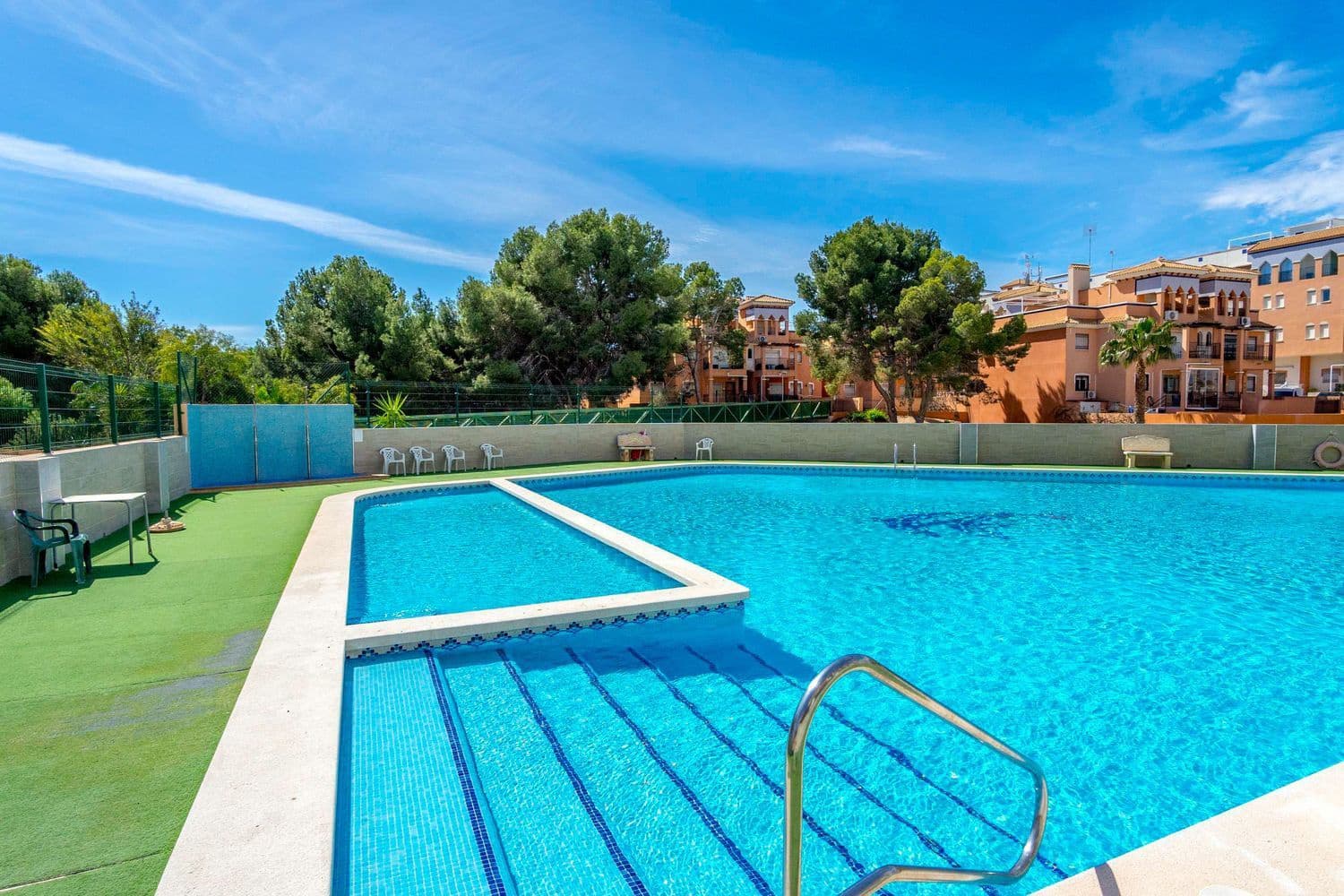 3 chambre Appartement à vendre à Playa Flamenca avec piscine garage - 169 900 € (Ref: 10027691)