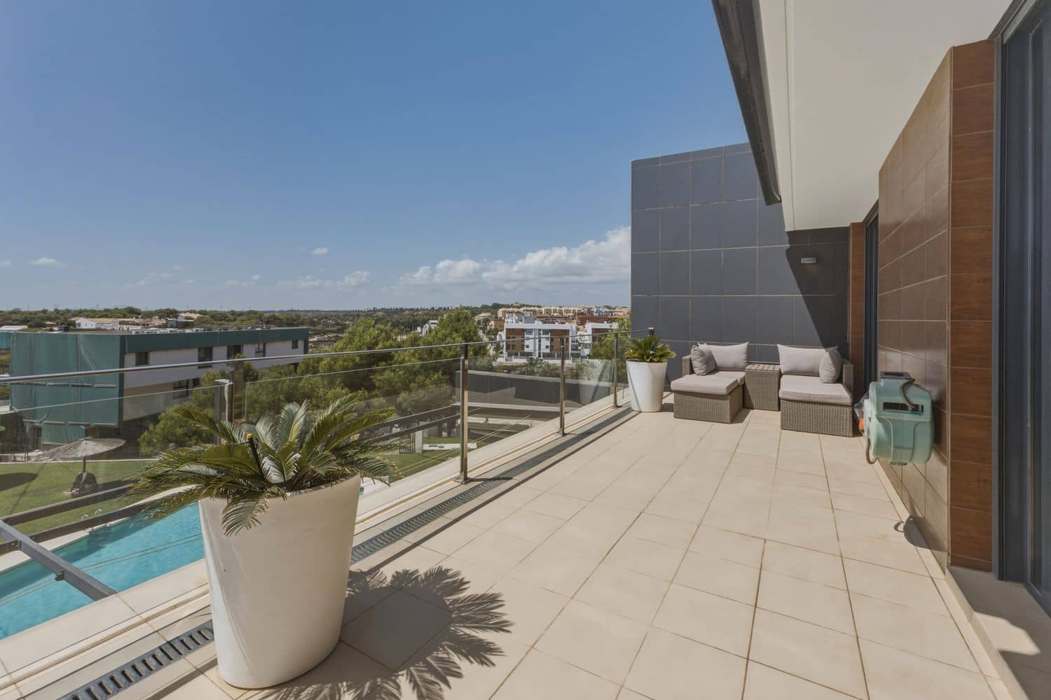 2 soverom Leilighet til salgs i Villamartin med svømmebasseng garasje - € 342 000 (Ref: 10034880)