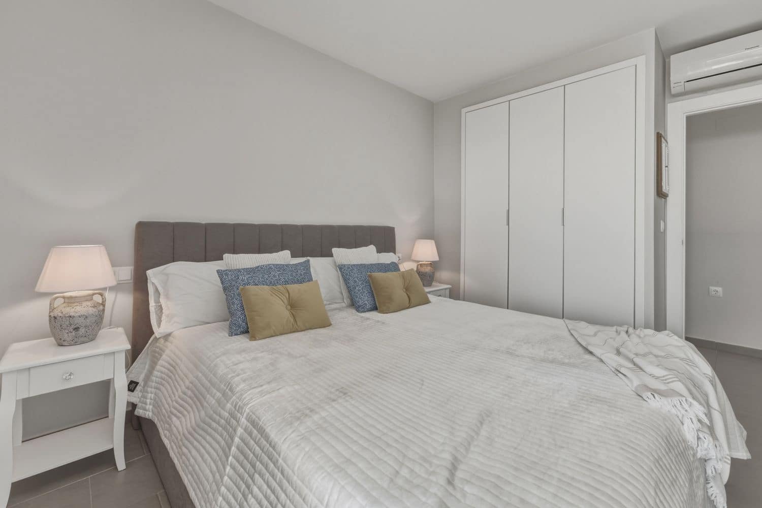 2 soverom Leilighet til salgs i Villamartin med svømmebasseng garasje - € 342 000 (Ref: 10034880)
