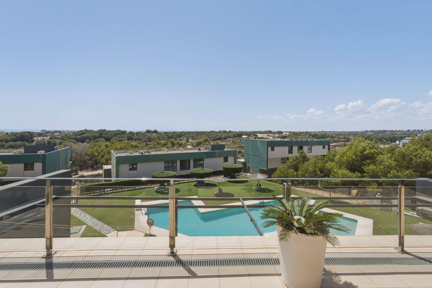 2 soverom Leilighet til salgs i Villamartin med svømmebasseng garasje - € 342 000 (Ref: 10034880)