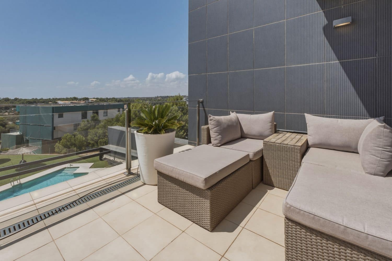 2 soverom Leilighet til salgs i Villamartin med svømmebasseng garasje - € 342 000 (Ref: 10034880)