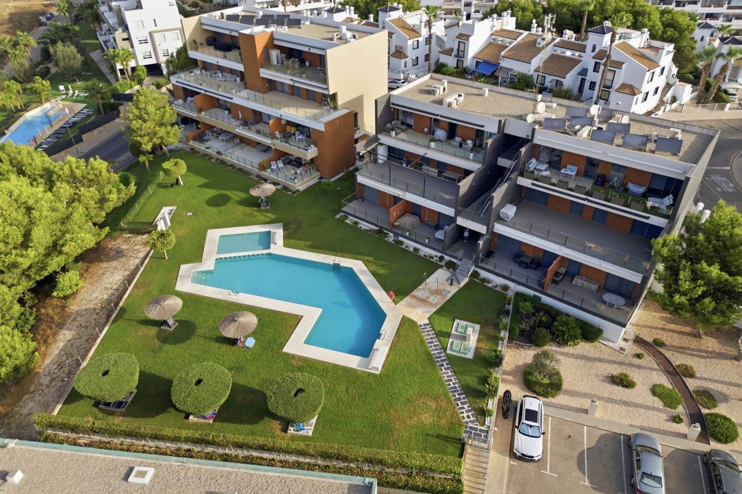 2 soverom Leilighet til salgs i Villamartin med svømmebasseng garasje - € 342 000 (Ref: 10034880)