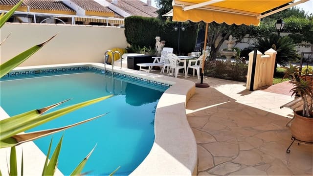 4 Zimmer Villa zu verkaufen in Pueblo Latino, Pilar de la Horadada mit Pool Garage - 398.000 € (Ref: 10054563)