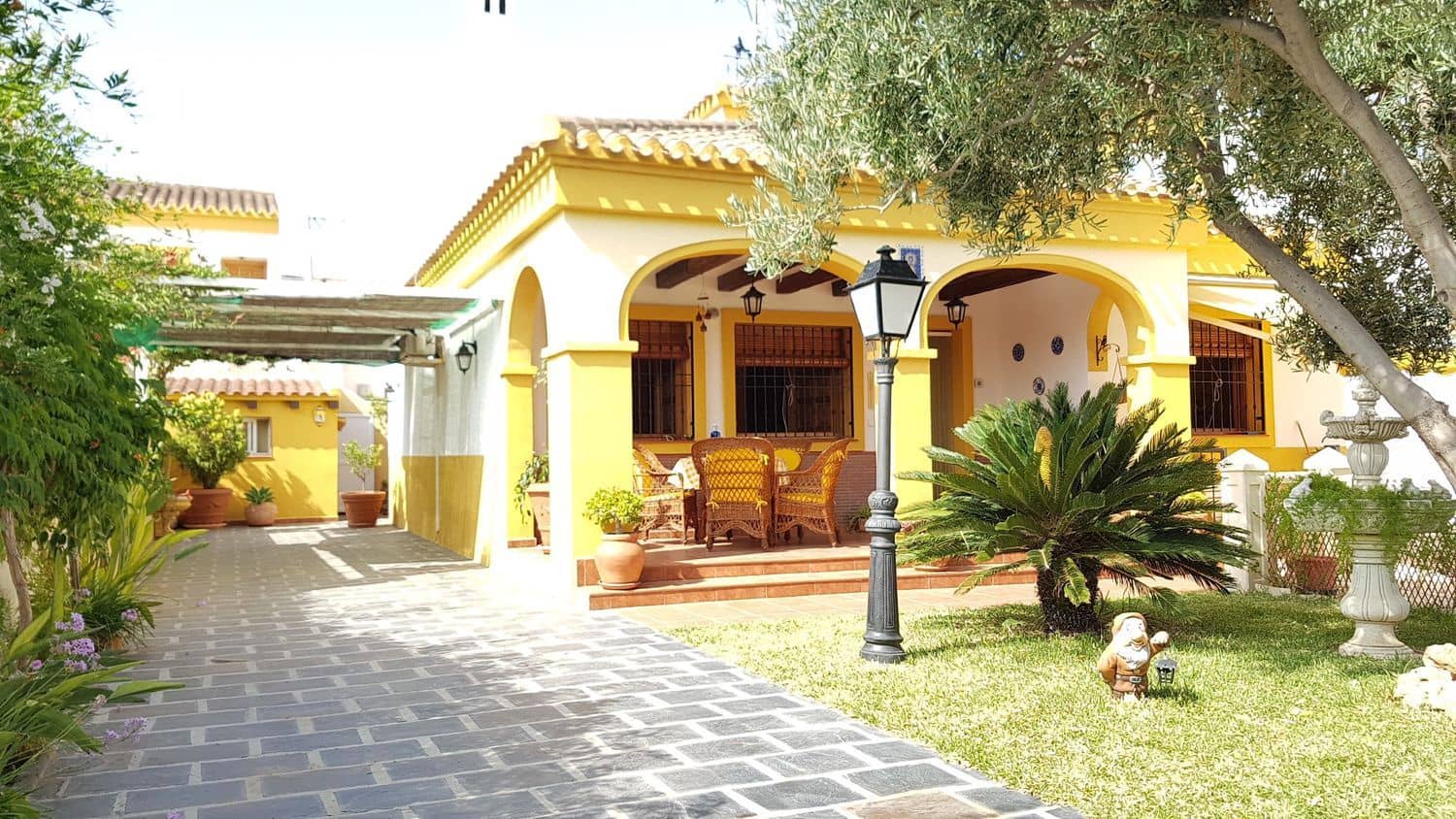 4 Zimmer Villa zu verkaufen in Pilar de la Horadada mit Pool Garage - 398.000 € (Ref: 10054563)