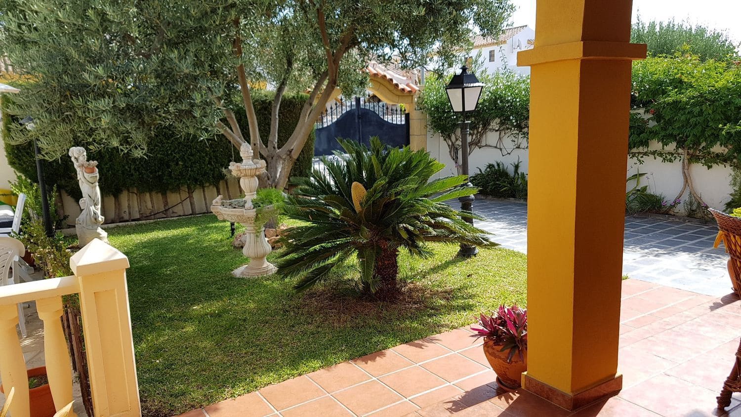 4 Zimmer Villa zu verkaufen in Pilar de la Horadada mit Pool Garage - 398.000 € (Ref: 10054563)