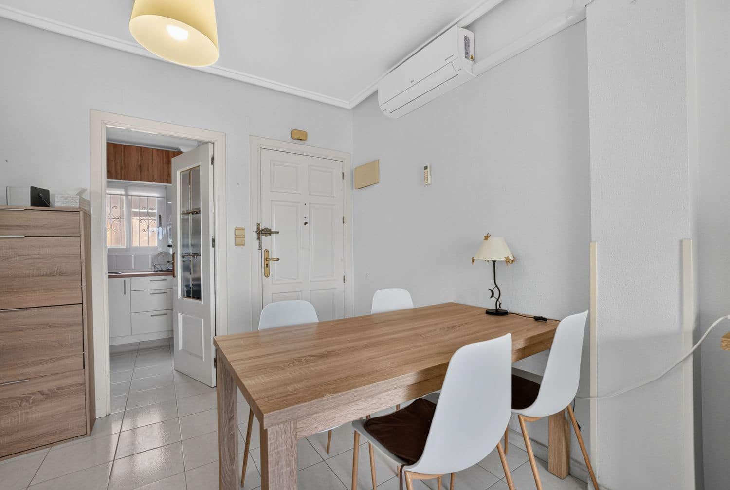 Apartamento de 3 habitaciones en Torrevieja en venta con piscina garaje - 169.900 € (Ref: 10067069)