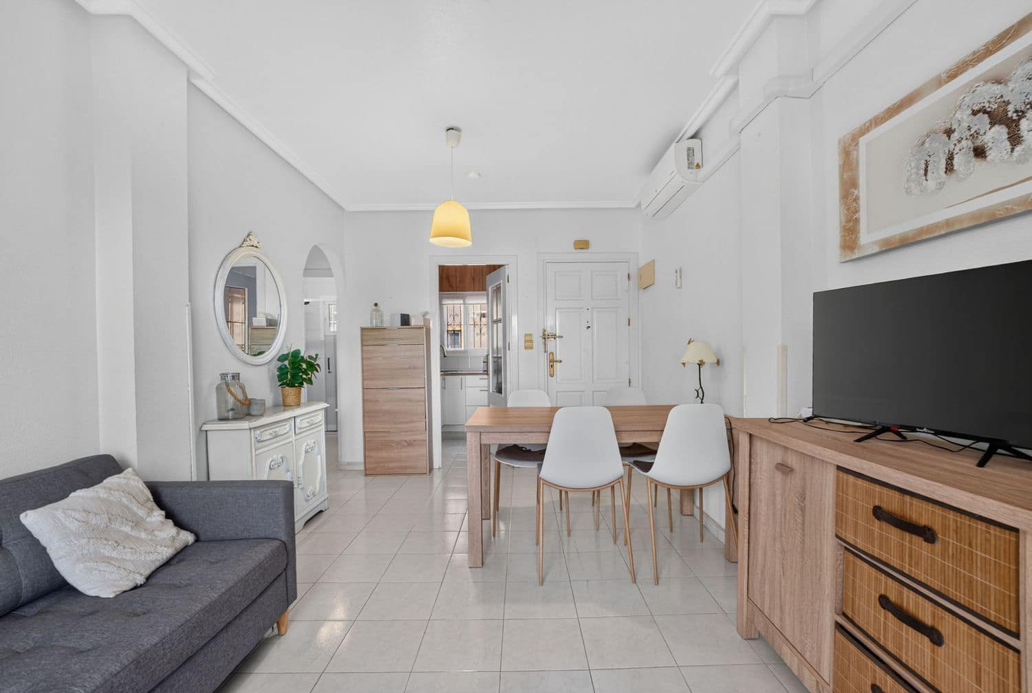 Apartamento de 3 habitaciones en Torrevieja en venta con piscina garaje - 169.900 € (Ref: 10067069)