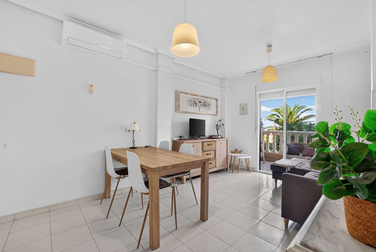 Apartamento de 3 habitaciones en Torrevieja en venta con piscina garaje - 169.900 € (Ref: 10067069)