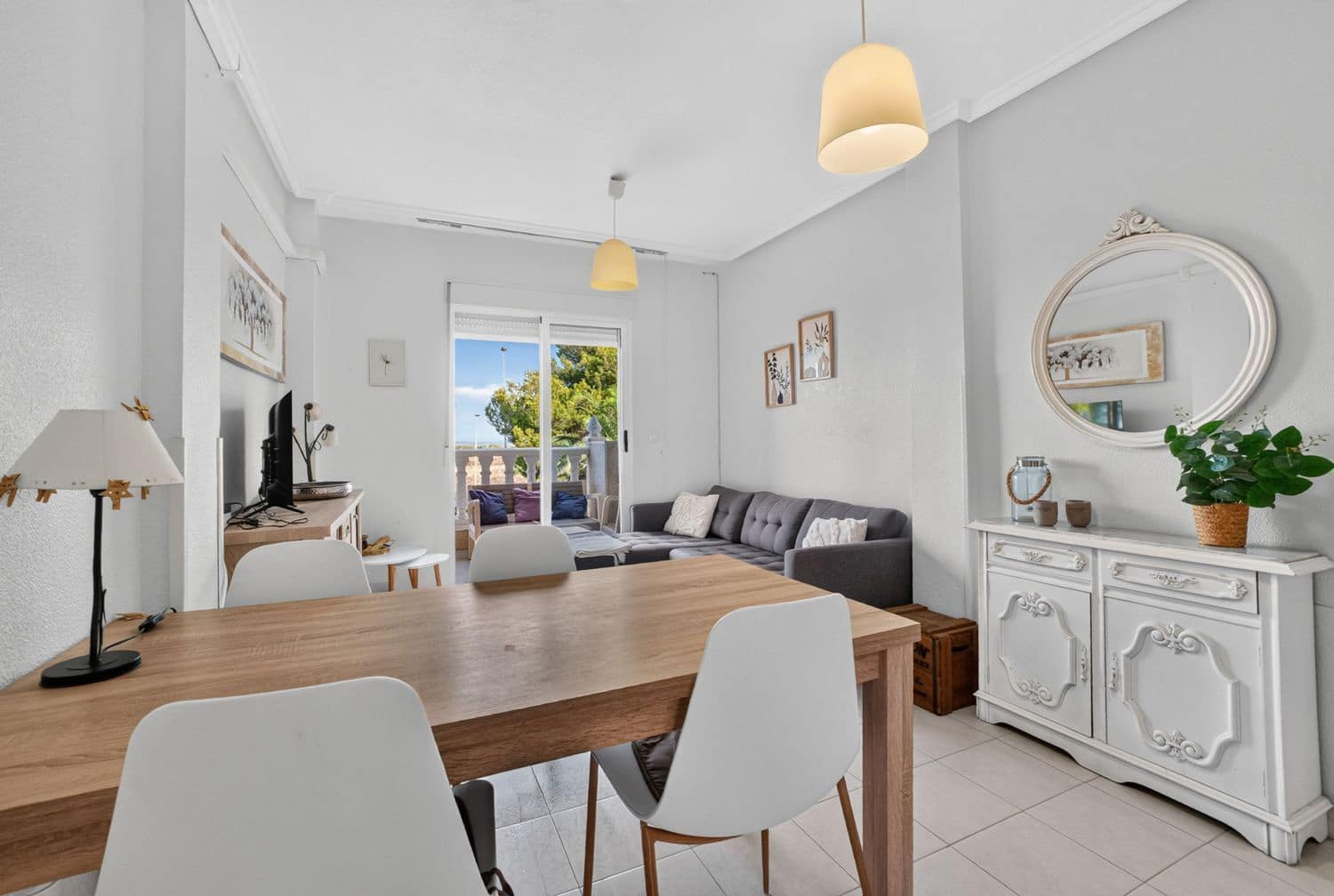 Apartamento de 3 habitaciones en Torrevieja en venta con piscina garaje - 169.900 € (Ref: 10067069)