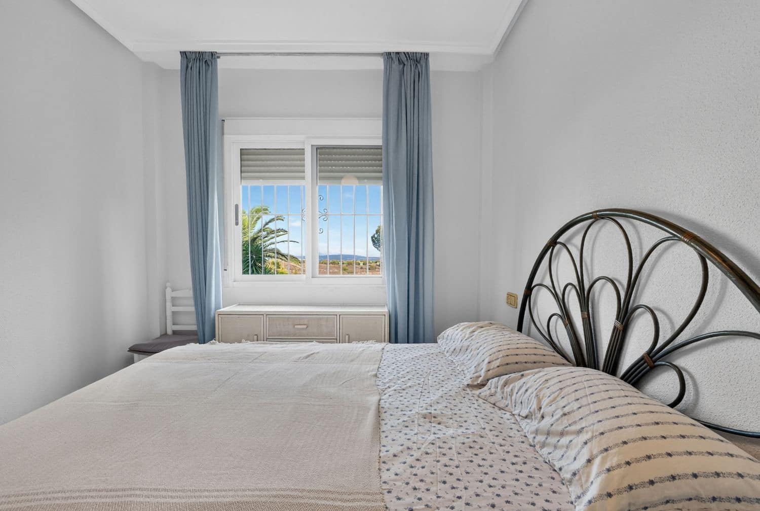 Apartamento de 3 habitaciones en Torrevieja en venta con piscina garaje - 169.900 € (Ref: 10067069)