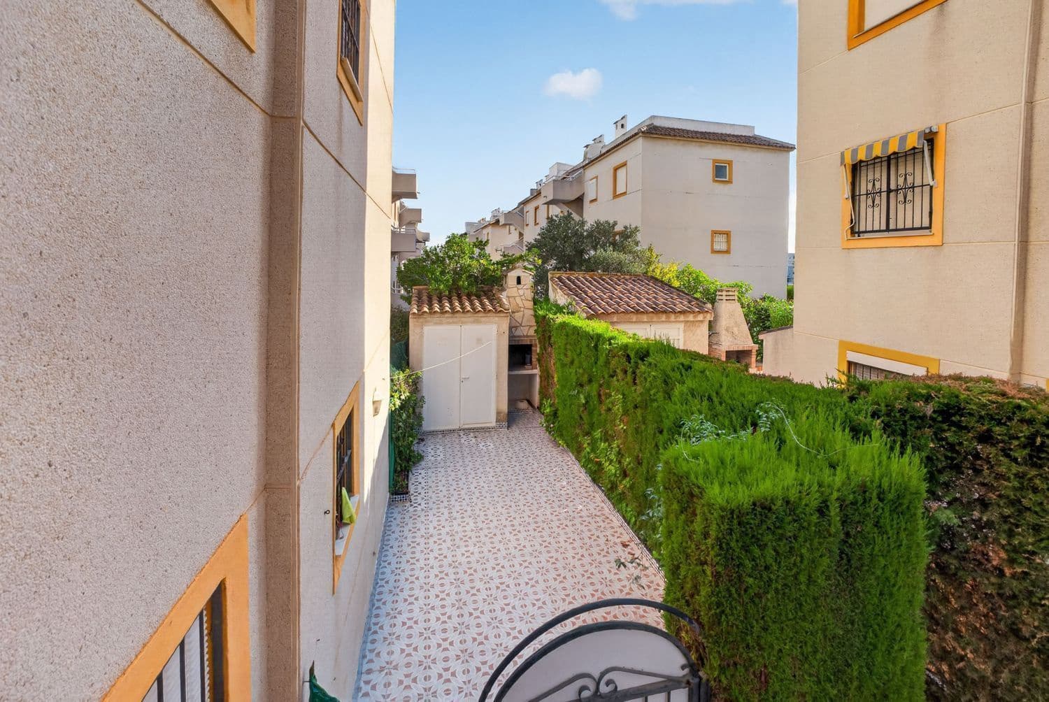 Apartamento de 3 habitaciones en Torrevieja en venta con piscina garaje - 169.900 € (Ref: 10067069)