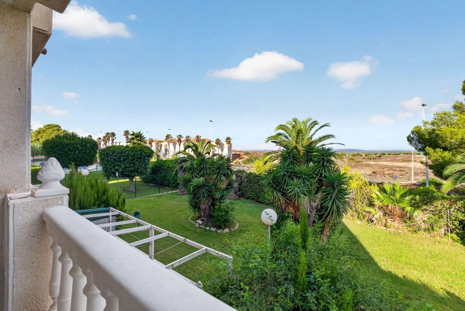 Apartamento de 3 habitaciones en Torrevieja en venta con piscina garaje - 169.900 € (Ref: 10067069)