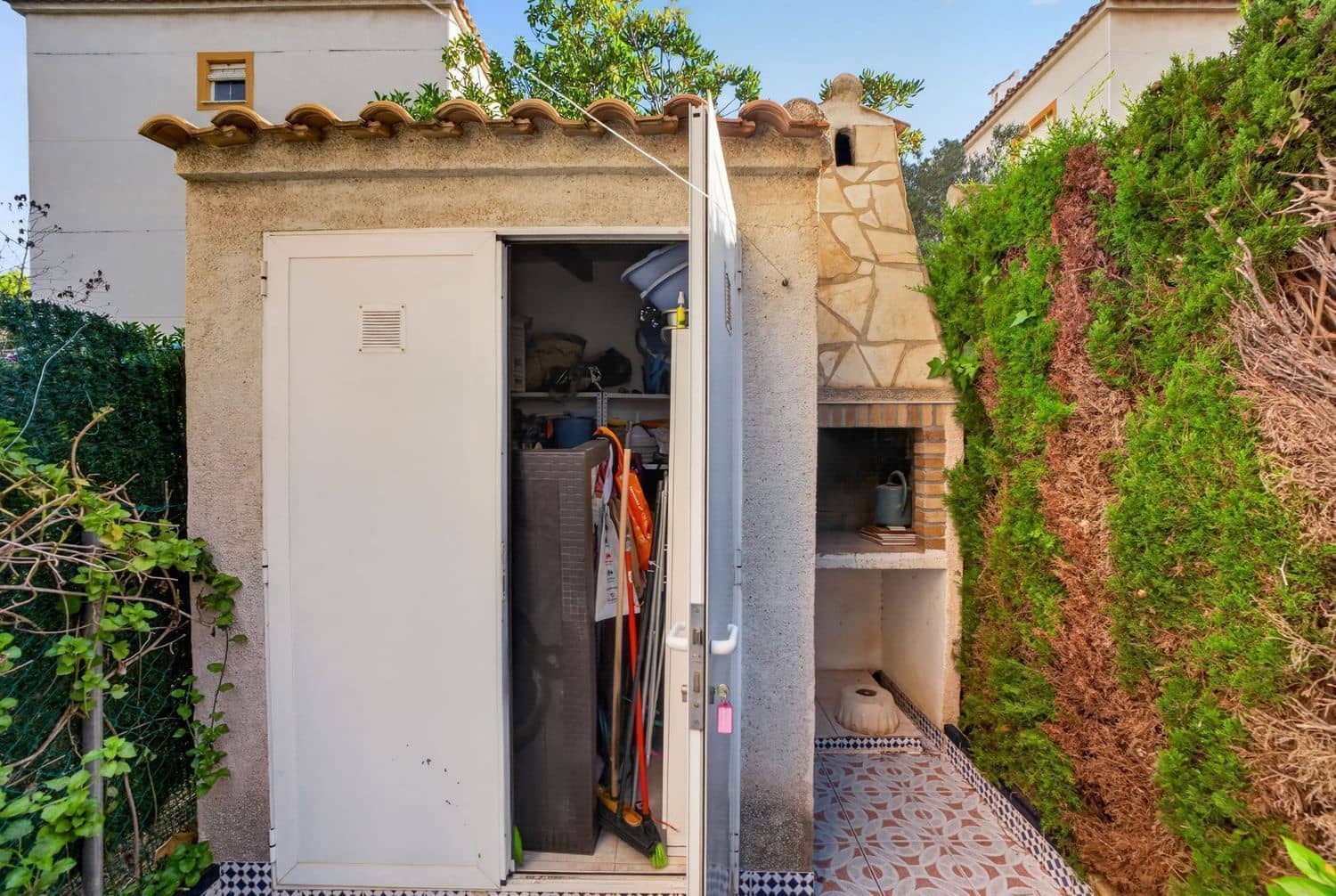 Apartamento de 3 habitaciones en Torrevieja en venta con piscina garaje - 169.900 € (Ref: 10067069)