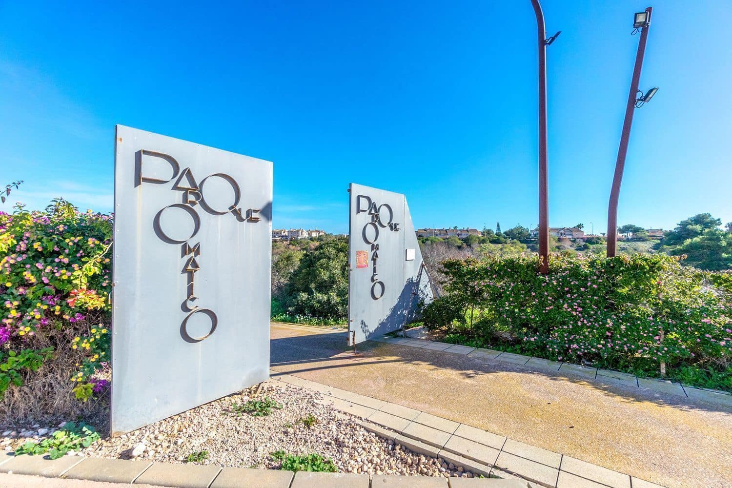 Apartamento de 3 habitaciones en Torrevieja en venta con piscina garaje - 169.900 € (Ref: 10067069)
