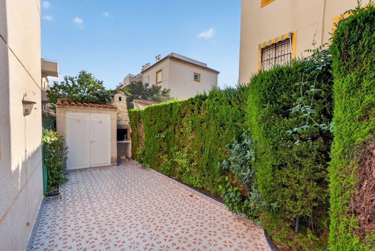 Apartamento de 3 habitaciones en Torrevieja en venta con piscina garaje - 169.900 € (Ref: 10067069)