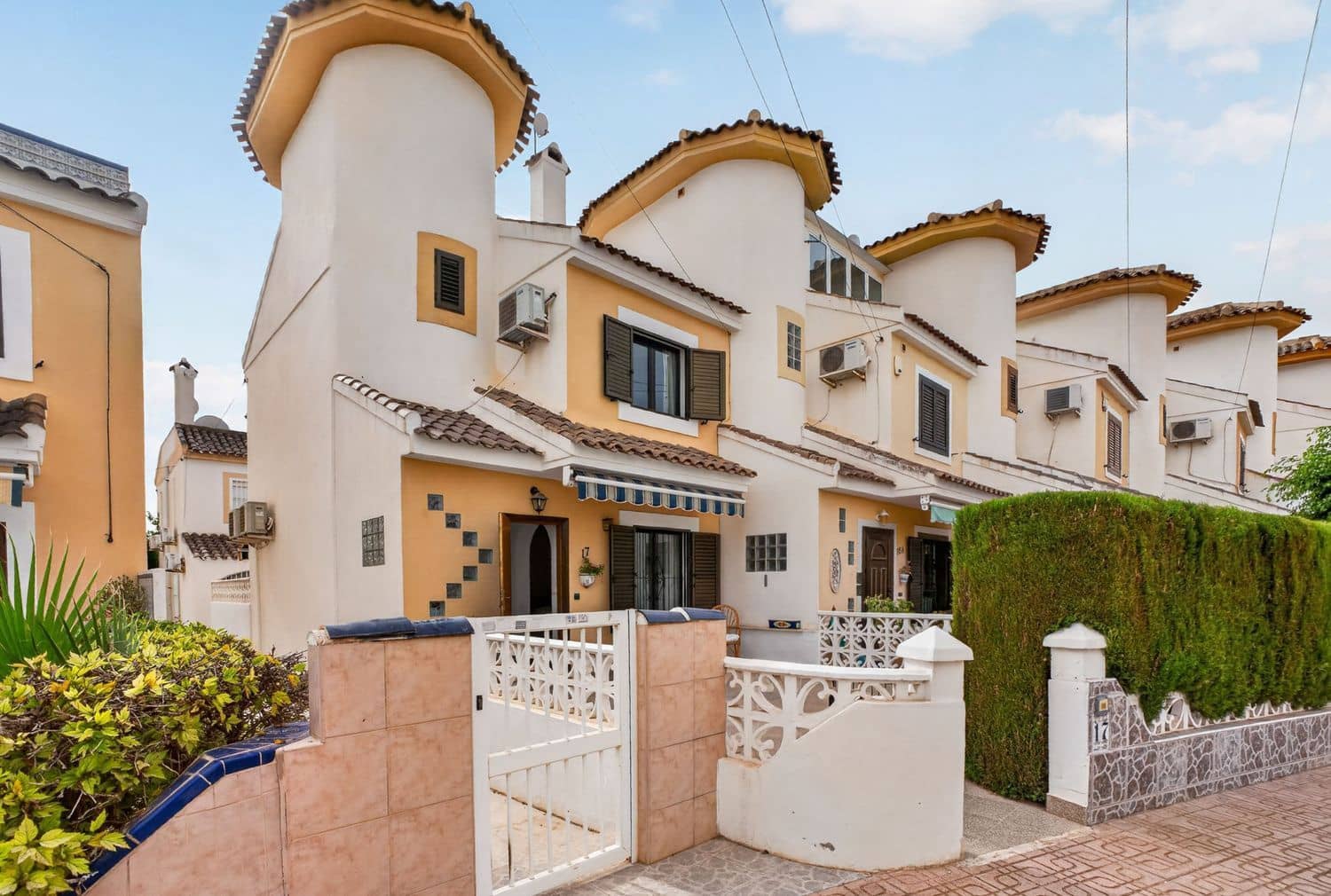 2 bedroom Townhouse for sale in Orihuela Costa with garage - € 234,900 (Ref: 10080295)