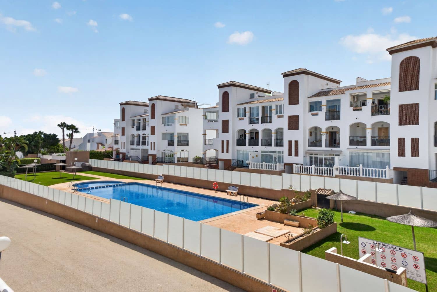 2 soveværelse Lejlighed til salg i Orihuela Costa med swimmingpool garage - € 149.900 (Ref: 10094001)