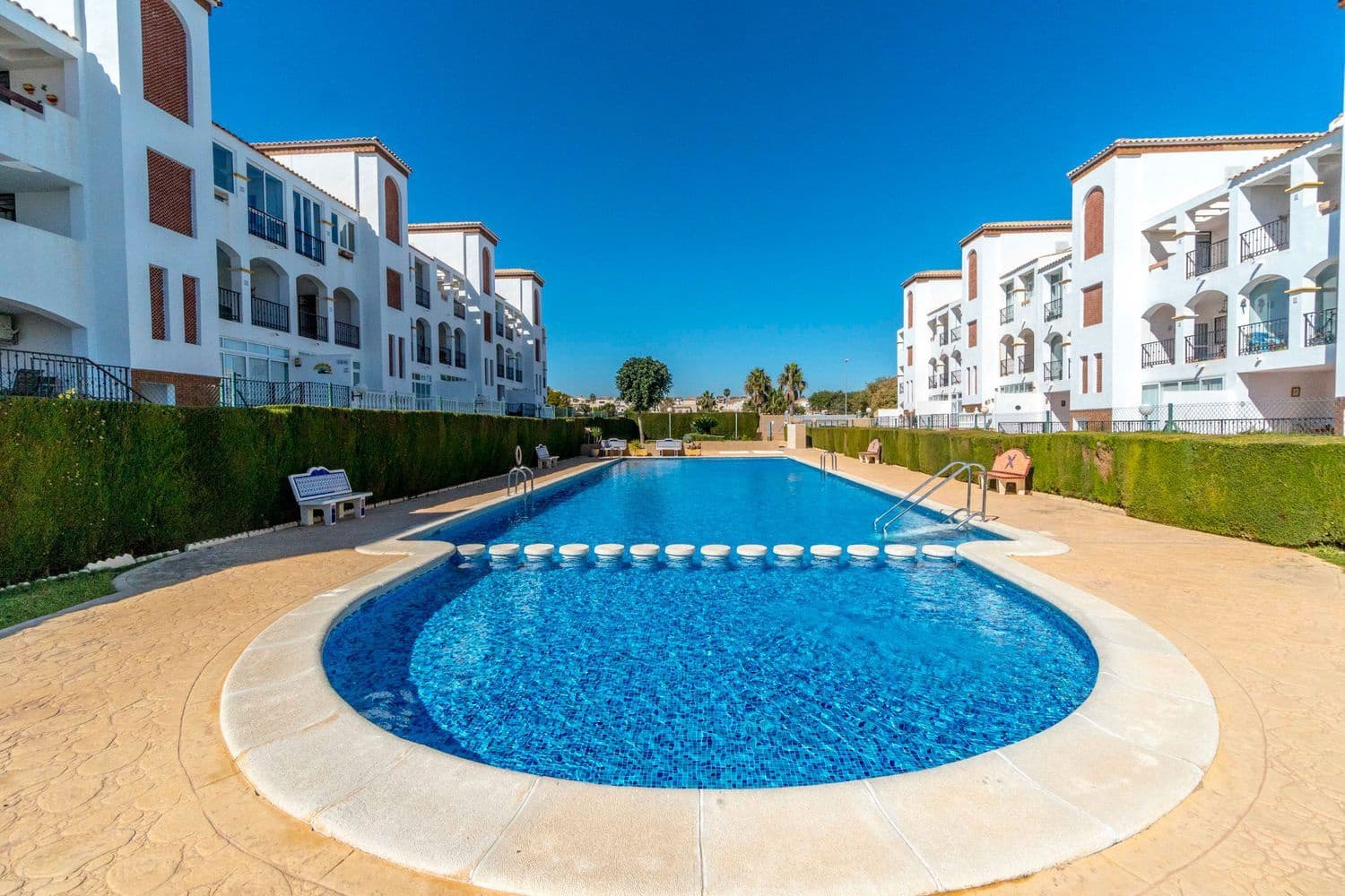 2 soveværelse Lejlighed til salg i Orihuela Costa med swimmingpool garage - € 149.900 (Ref: 10094001)