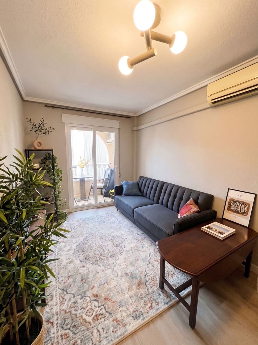 1 slaapkamer Appartement te koop in Torrevieja met zwembad garage - € 145.500 (Ref: 10101278)