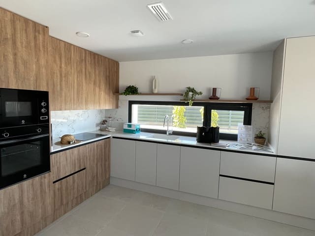 Chalet de 3 habitaciones en San Miguel de Salinas en venta con piscina garaje - 690.000 € (Ref: 8135492)