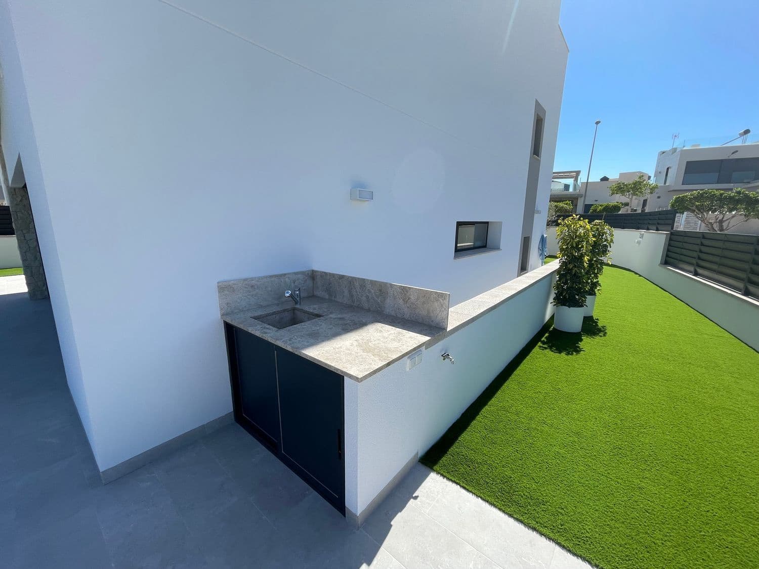 Chalet de 3 habitaciones en San Miguel de Salinas en venta con piscina garaje - 1.000.000 € (Ref: 8135493)