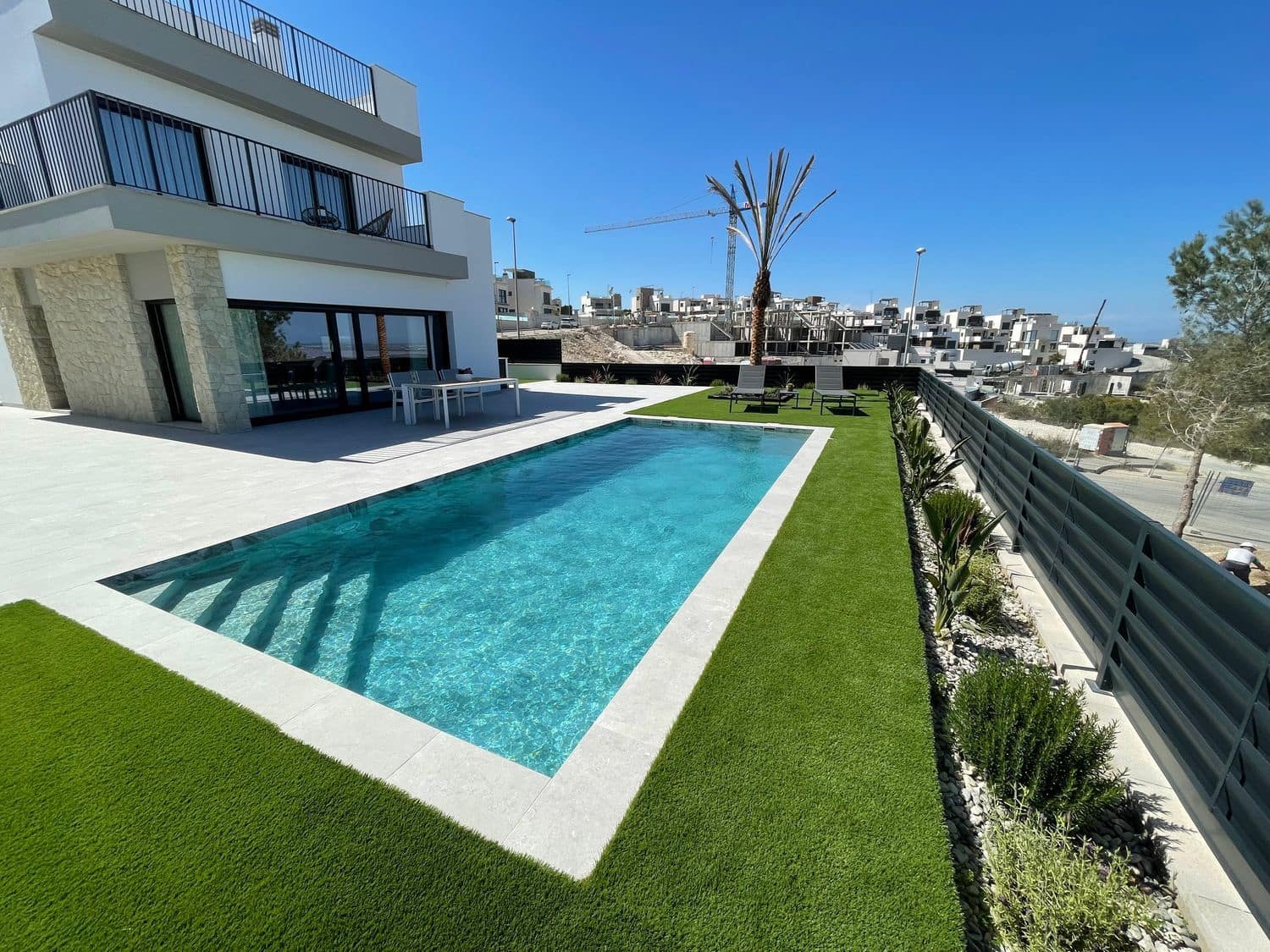 Chalet de 3 habitaciones en San Miguel de Salinas en venta con piscina garaje - 1.000.000 € (Ref: 8135493)