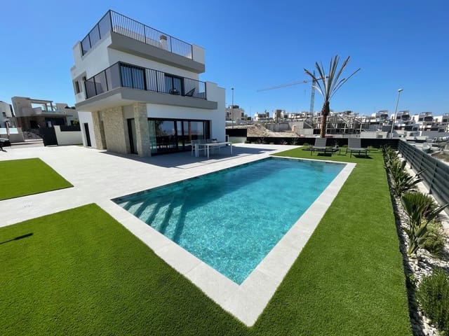 Chalet de 3 habitaciones en San Miguel de Salinas en venta con piscina garaje - 1.000.000 € (Ref: 8135493)