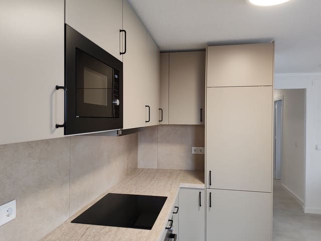 3 bedroom Apartment for sale in Playa del Acequión, Torrevieja with pool garage - € 225,000 (Ref: 8250996)