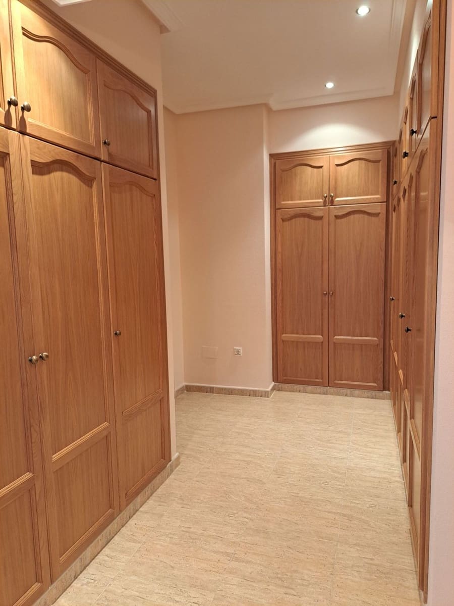 4 bedroom Townhouse for sale in San Miguel de Salinas with garage - € 338,000 (Ref: 8344511)