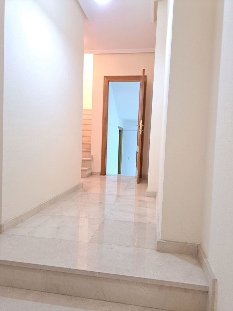 4 bedroom Townhouse for sale in San Miguel de Salinas with garage - € 338,000 (Ref: 8344511)