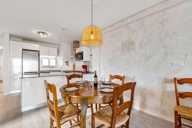 Apartamento de 2 habitaciones en Villamartin, Orihuela en venta con piscina garaje - 289.000 € (Ref: 8701608)