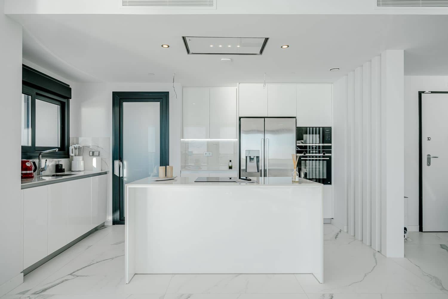 3 soverom Leilighet til salgs i Benidorm med svømmebasseng garasje - € 1 462 000 (Ref: 8723448)