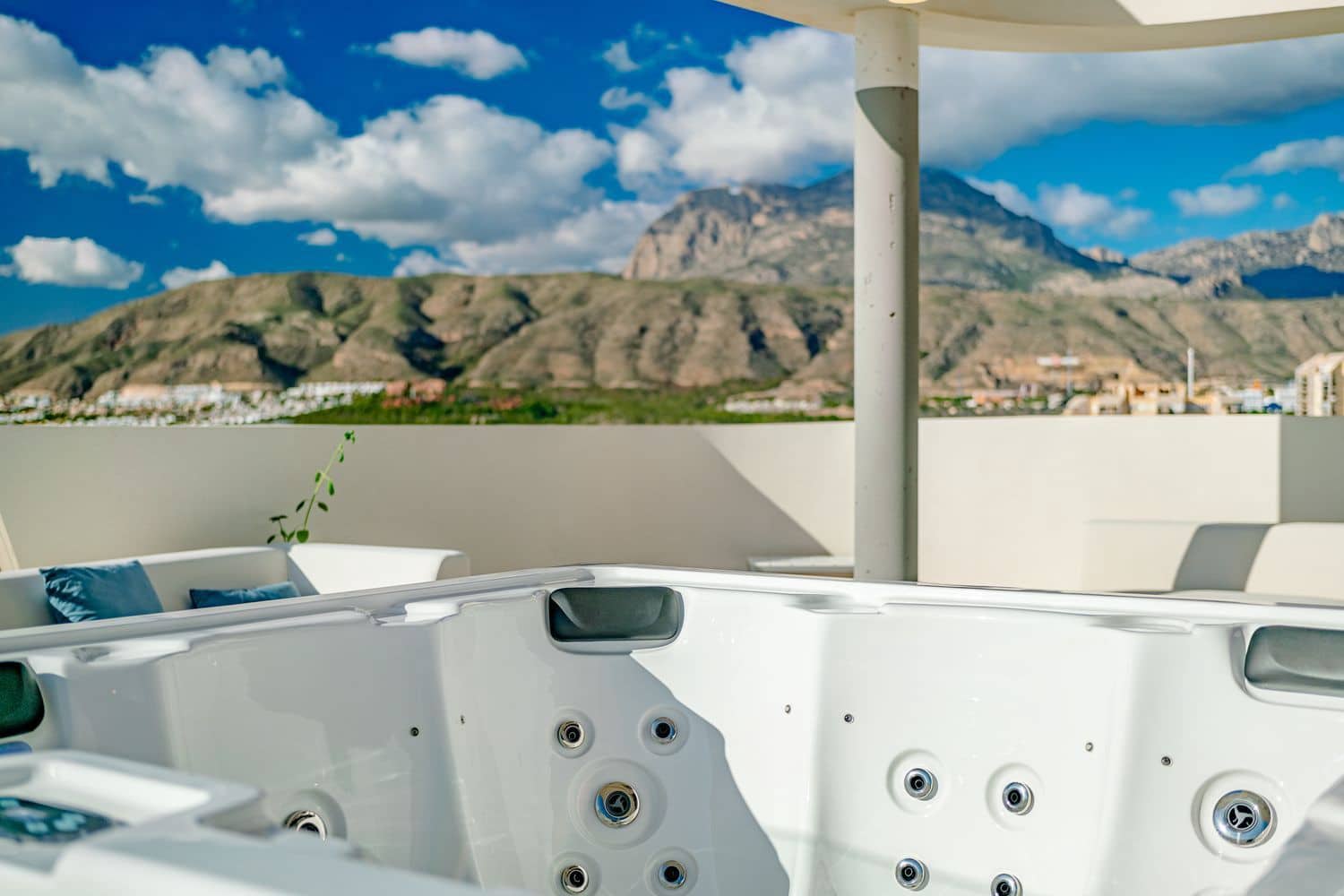 3 soverom Leilighet til salgs i Benidorm med svømmebasseng garasje - € 1 462 000 (Ref: 8723448)