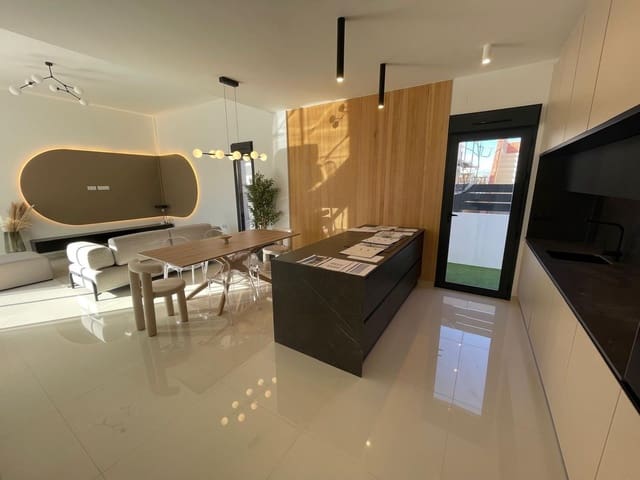 Chalet de 3 habitaciones en San Miguel de Salinas en venta con piscina garaje - 428.900 € (Ref: 8777827)