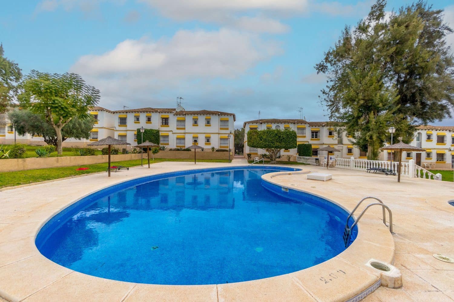 1 makuuhuone Huoneisto myytävänä paikassa San Miguel de Salinas mukana uima-altaan 
autotalli - 99 900 € (Ref: 8800528)