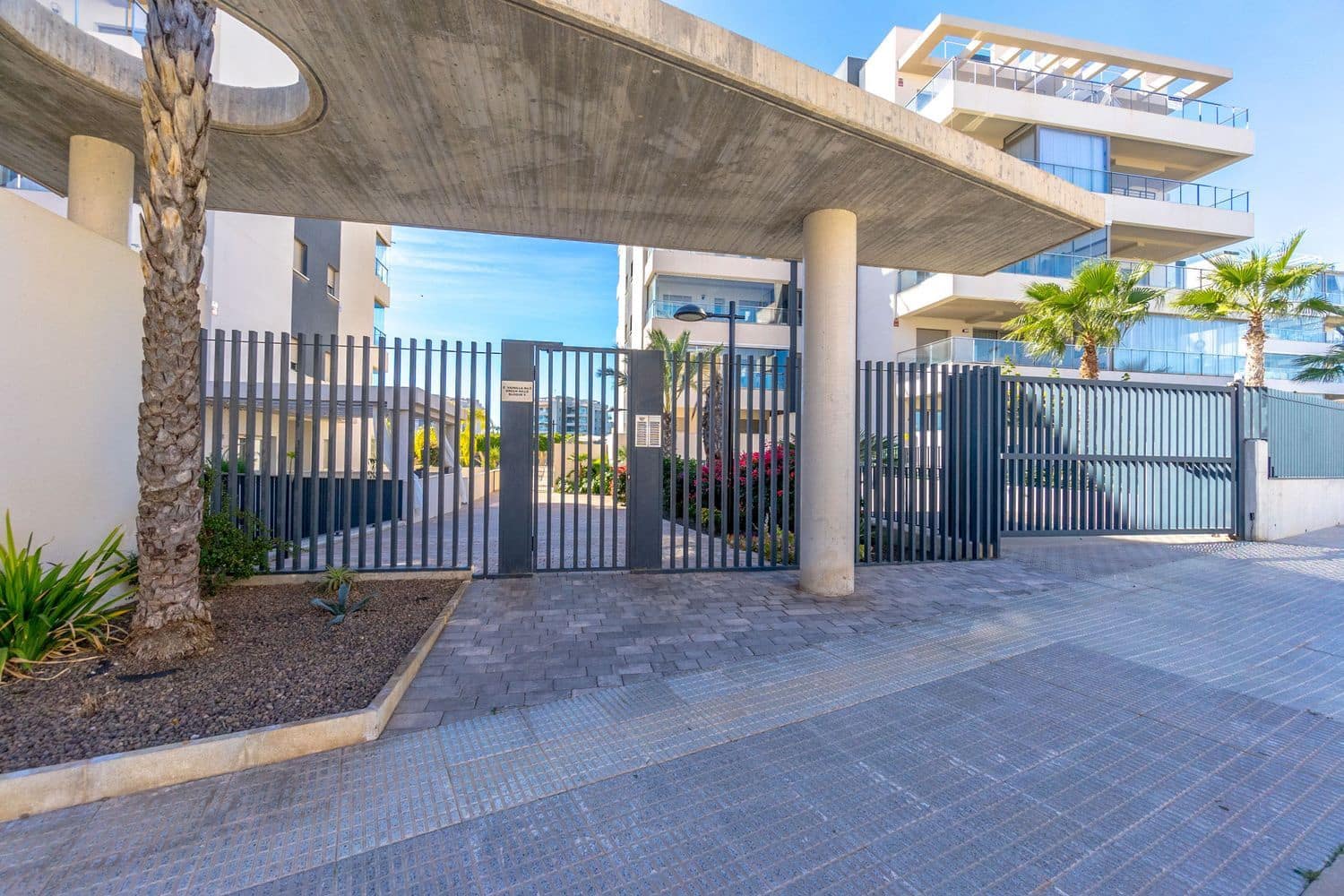 2 bedroom Apartment for sale in Orihuela Costa with pool garage - € 289,000 (Ref: 8836037)