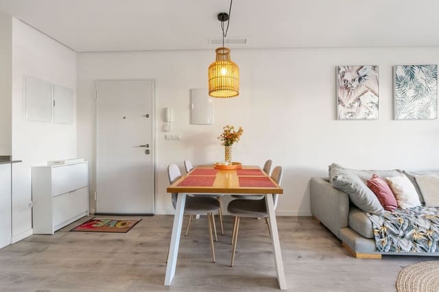 Apartamento de 2 habitaciones en Villamartin, Orihuela en venta con piscina garaje - 289.000 € (Ref: 8836037)