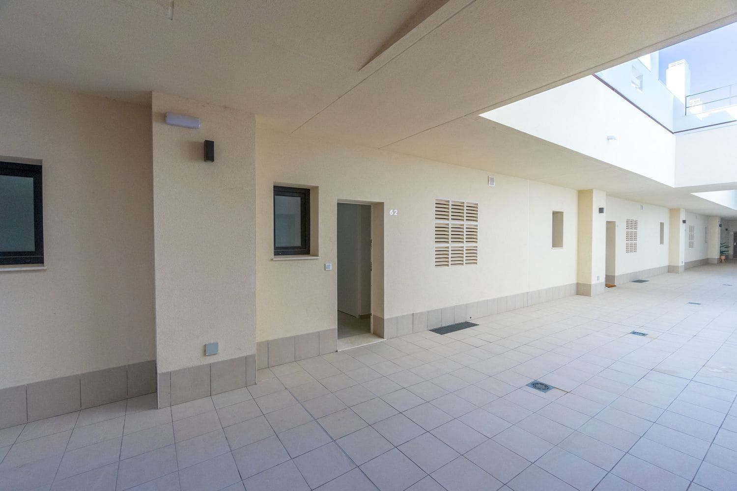 2 soveværelse Lejlighed til salg i La Veleta med swimmingpool garage - € 345.000 (Ref: 8842902)