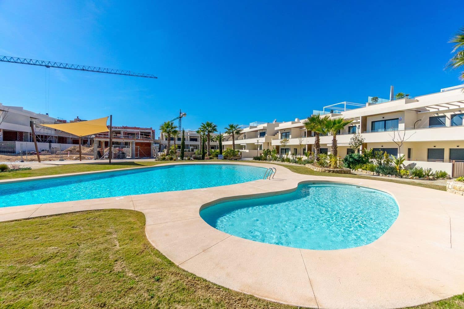 2 soveværelse Lejlighed til salg i La Veleta med swimmingpool garage - € 345.000 (Ref: 8842902)