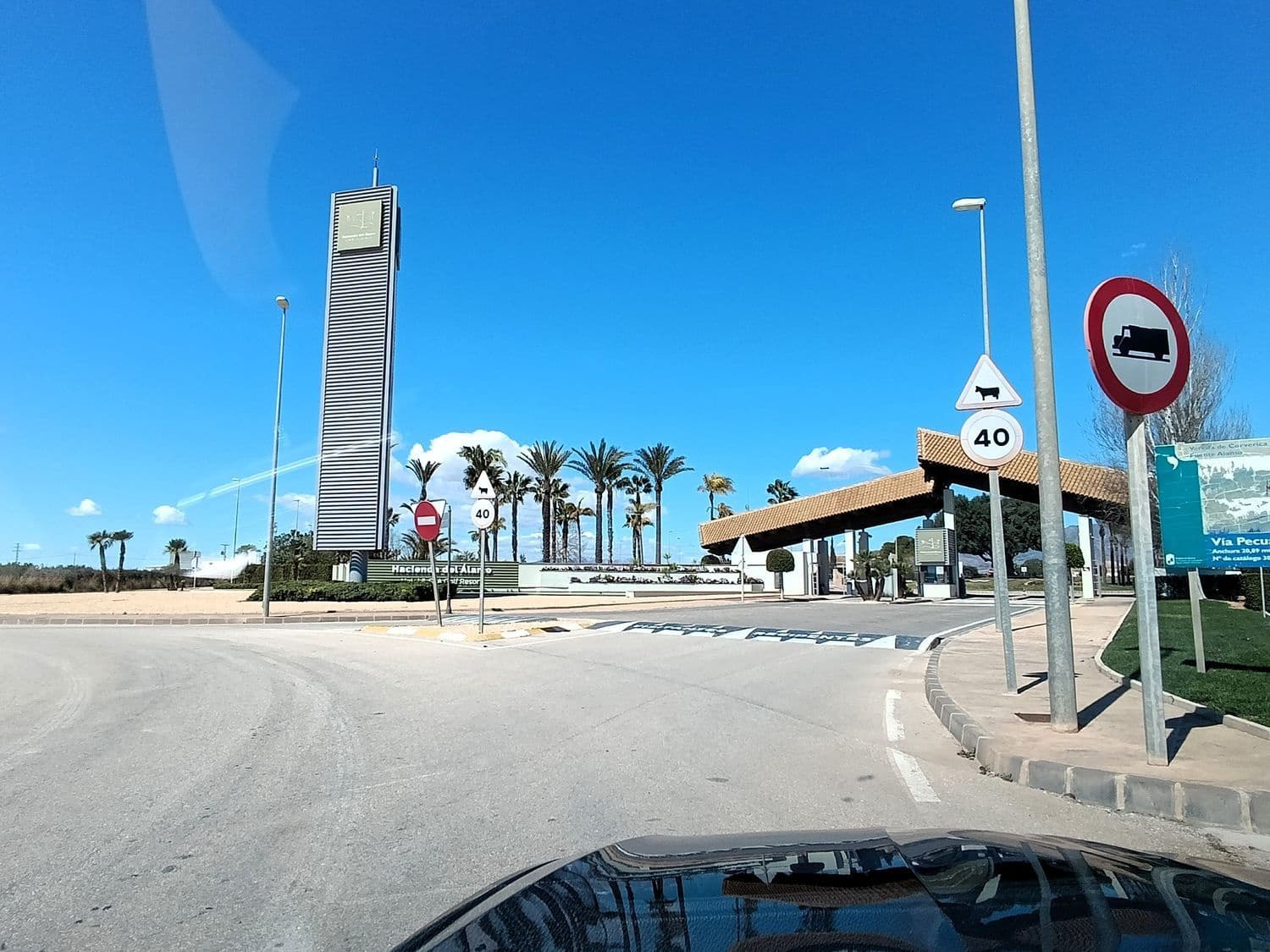 Grond te koop in Hacienda del Alamo - € 7.300.000 (Ref: 8859457)